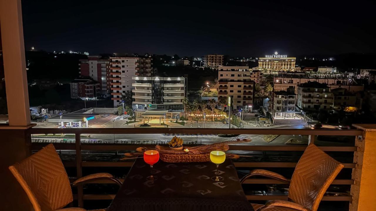 Rooftop Apartments Дуррес Екстер'єр фото