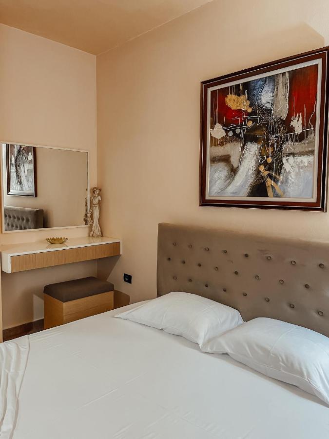 Rooftop Apartments Дуррес Екстер'єр фото